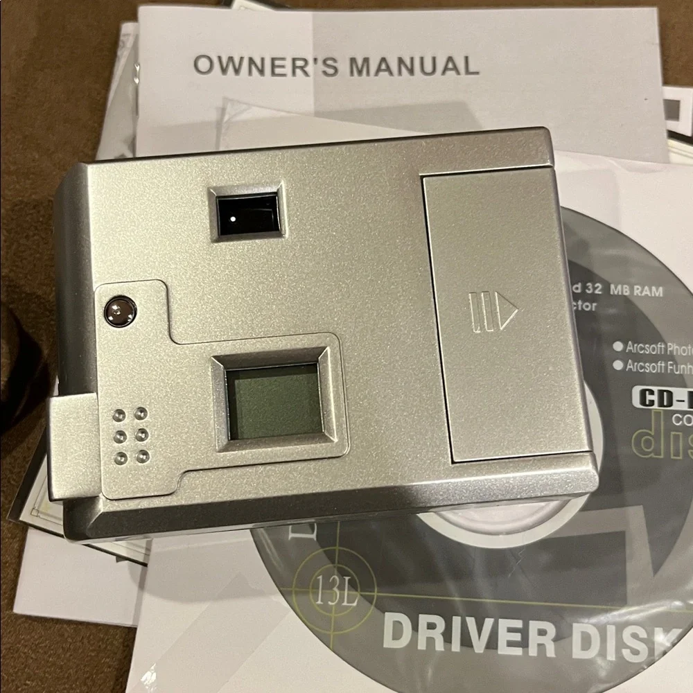Argus Digital Camera DC 1512 with Accessories